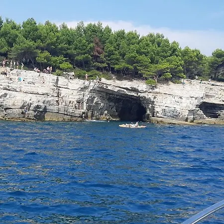 Kascuni A3 Hébergement de vacances Štinjan